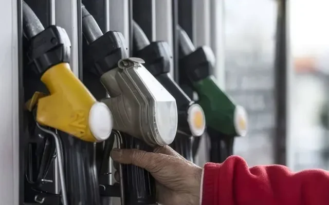 Akaryakıtta ÖTV Artışı Yürürlüğe Giriyor: Benzin ve Motorine Zam Geliyor